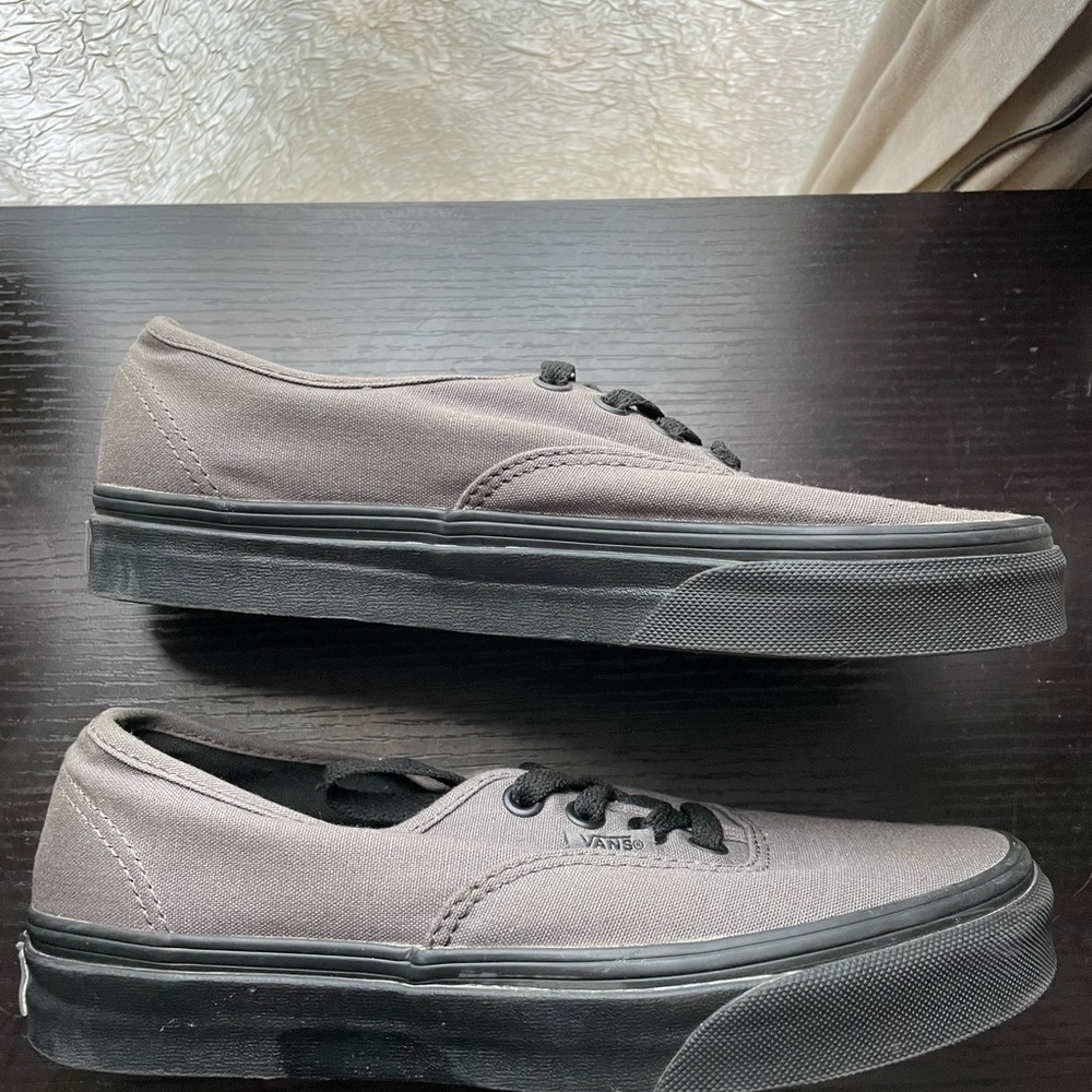 Shoes - Picture 3 of 4